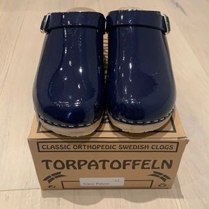 Torpatoffeln Navy Patent Leather Clogs EUR 32